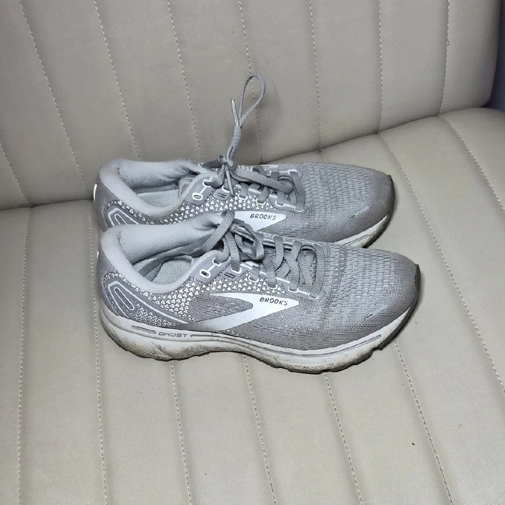 Brooks Ghost Sneakers Size 8 Women's Light Gray Mesh Running Shoes